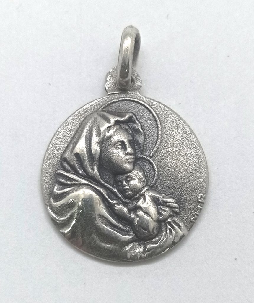 Medalla de plata - Virgen con nino Mater- 16 mm.