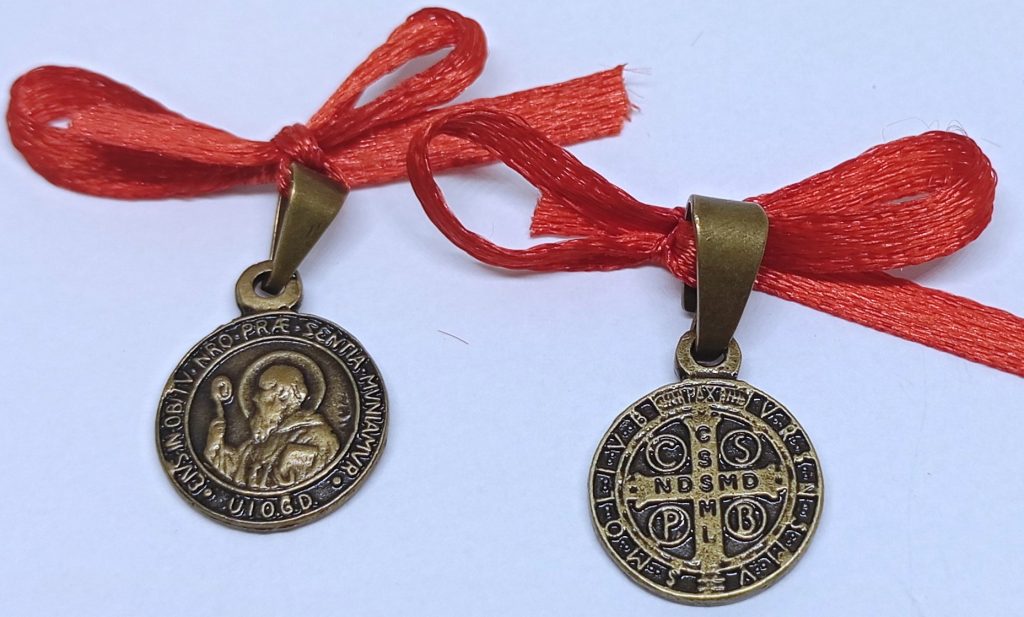 Medalla San Benito para Bebé - IV